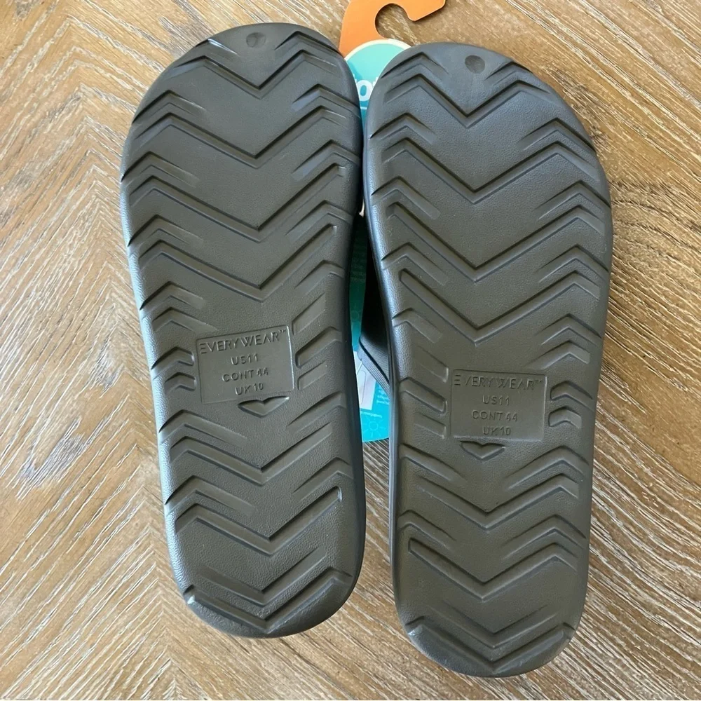 NWT Men’s Totes Everywear Black Slide Sandals (11)